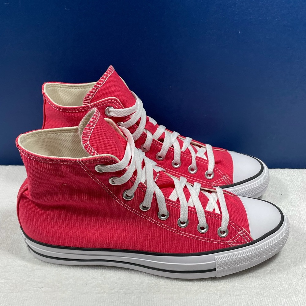 Converse All-Stars Carmine Pink Women’s Sz 10